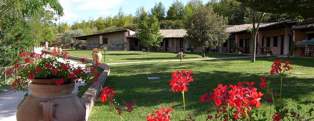 Il Poggio Dei Pettirossi Hotell Bevagna Exteriör bild