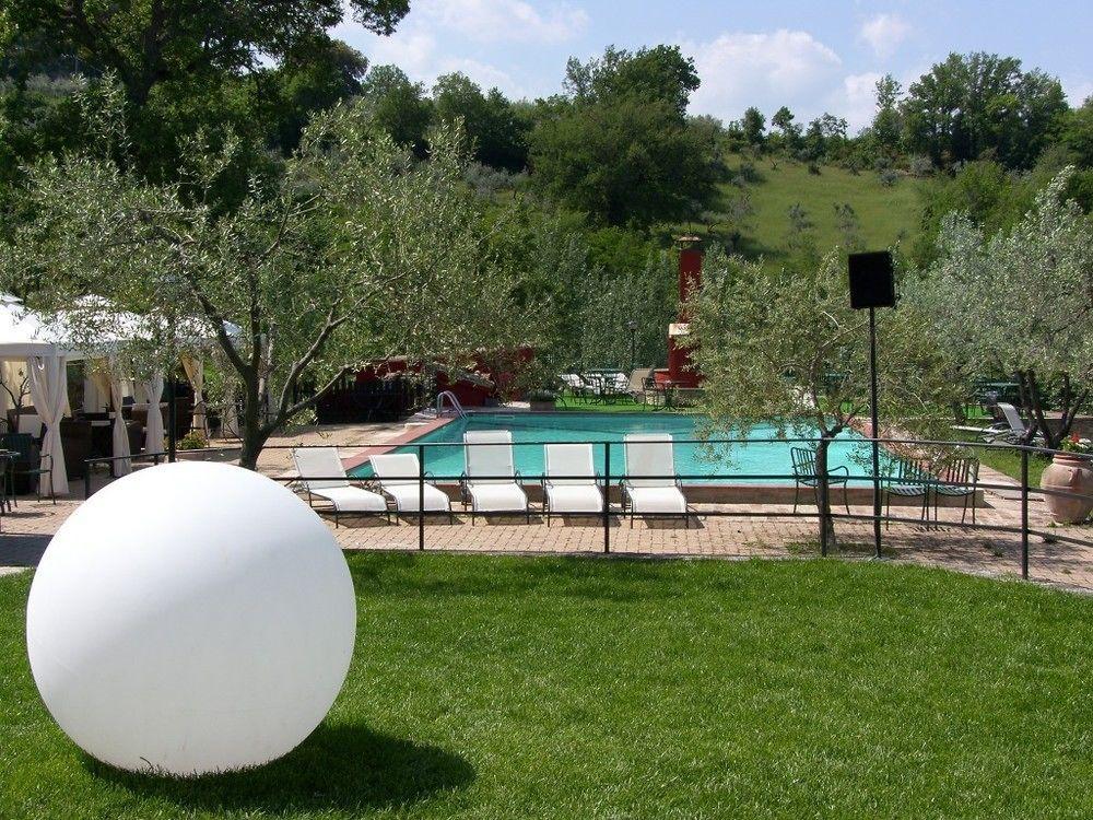Il Poggio Dei Pettirossi Hotell Bevagna Exteriör bild