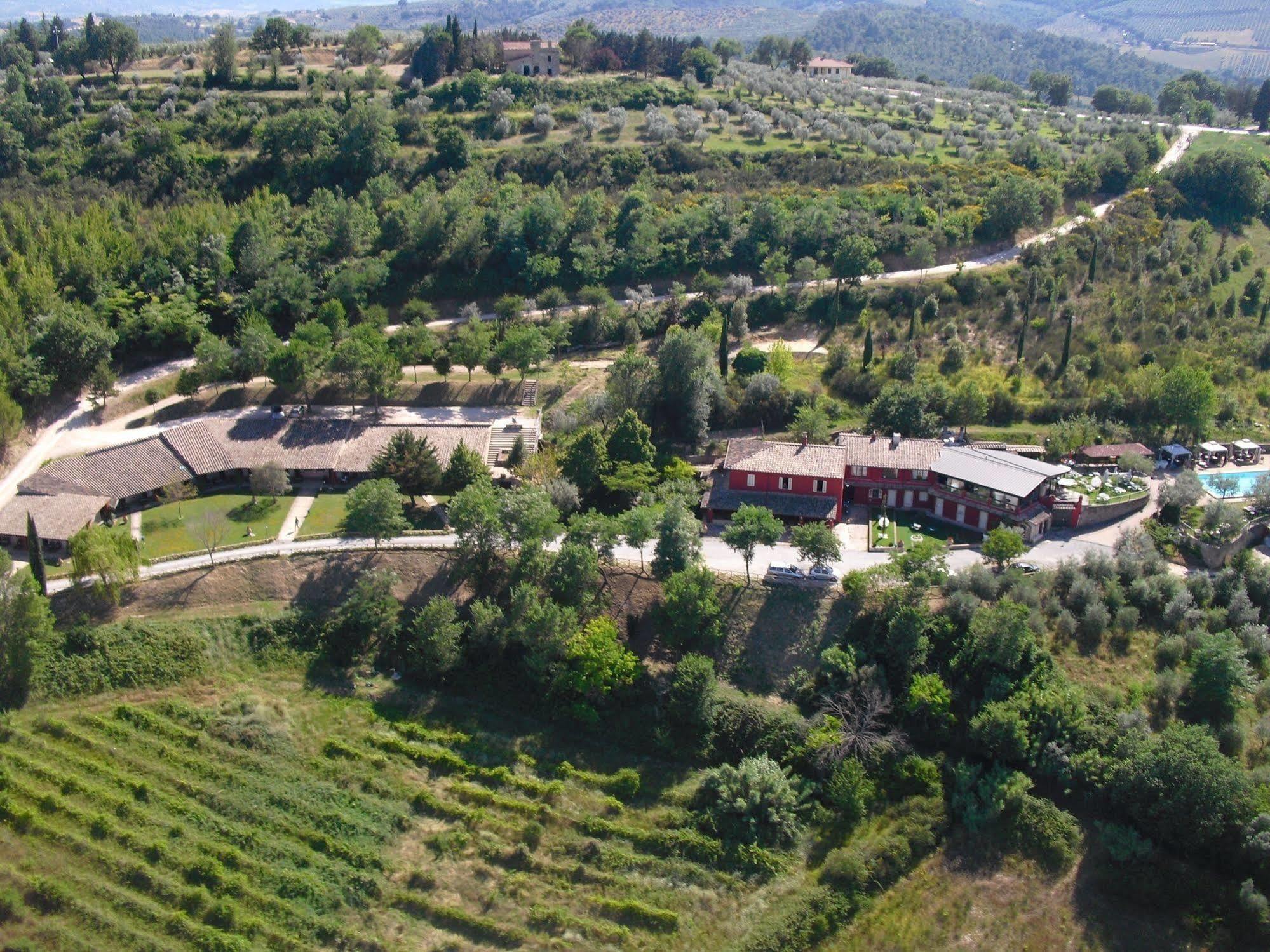 Il Poggio Dei Pettirossi Hotell Bevagna Exteriör bild