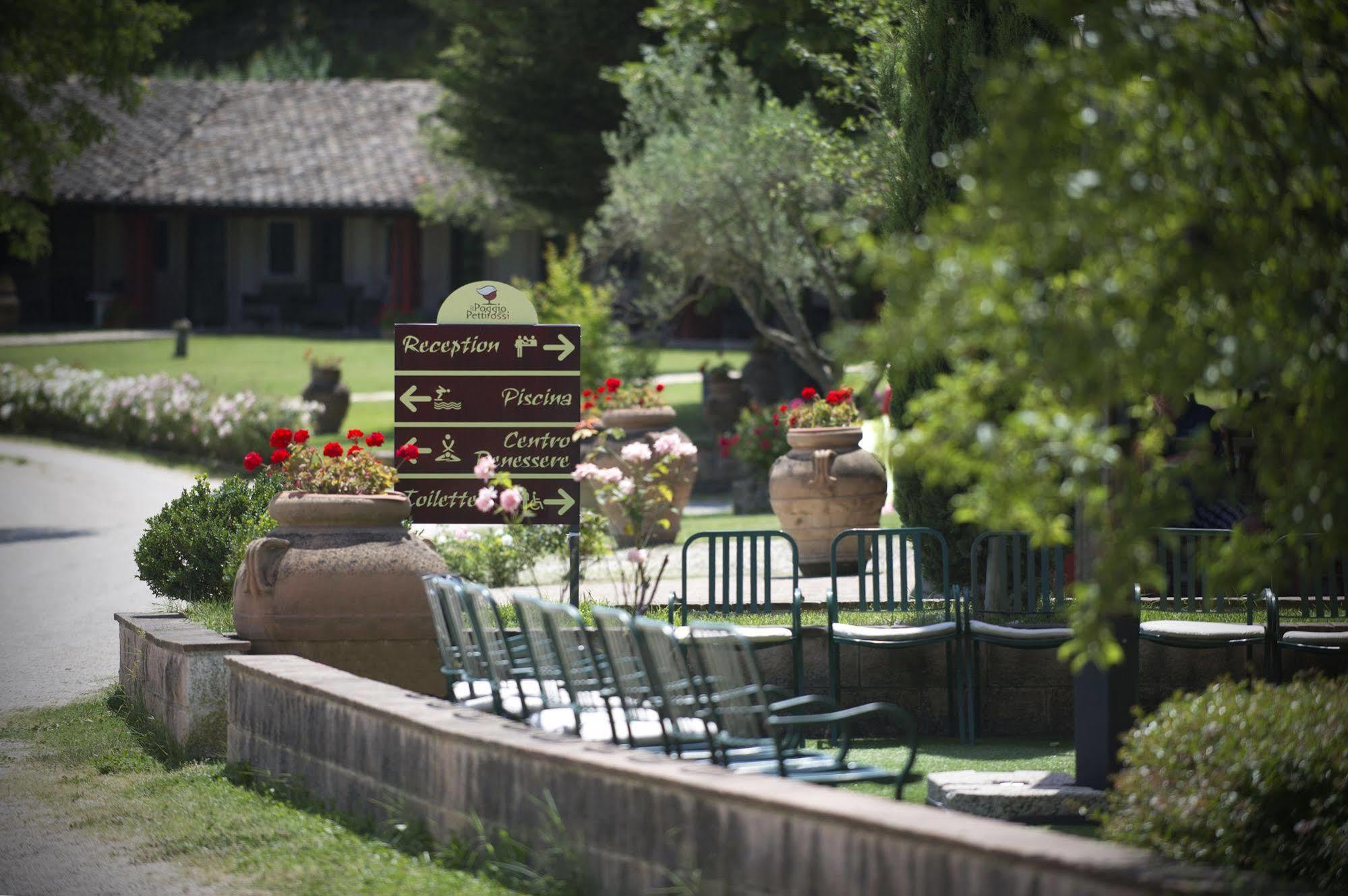 Il Poggio Dei Pettirossi Hotell Bevagna Exteriör bild
