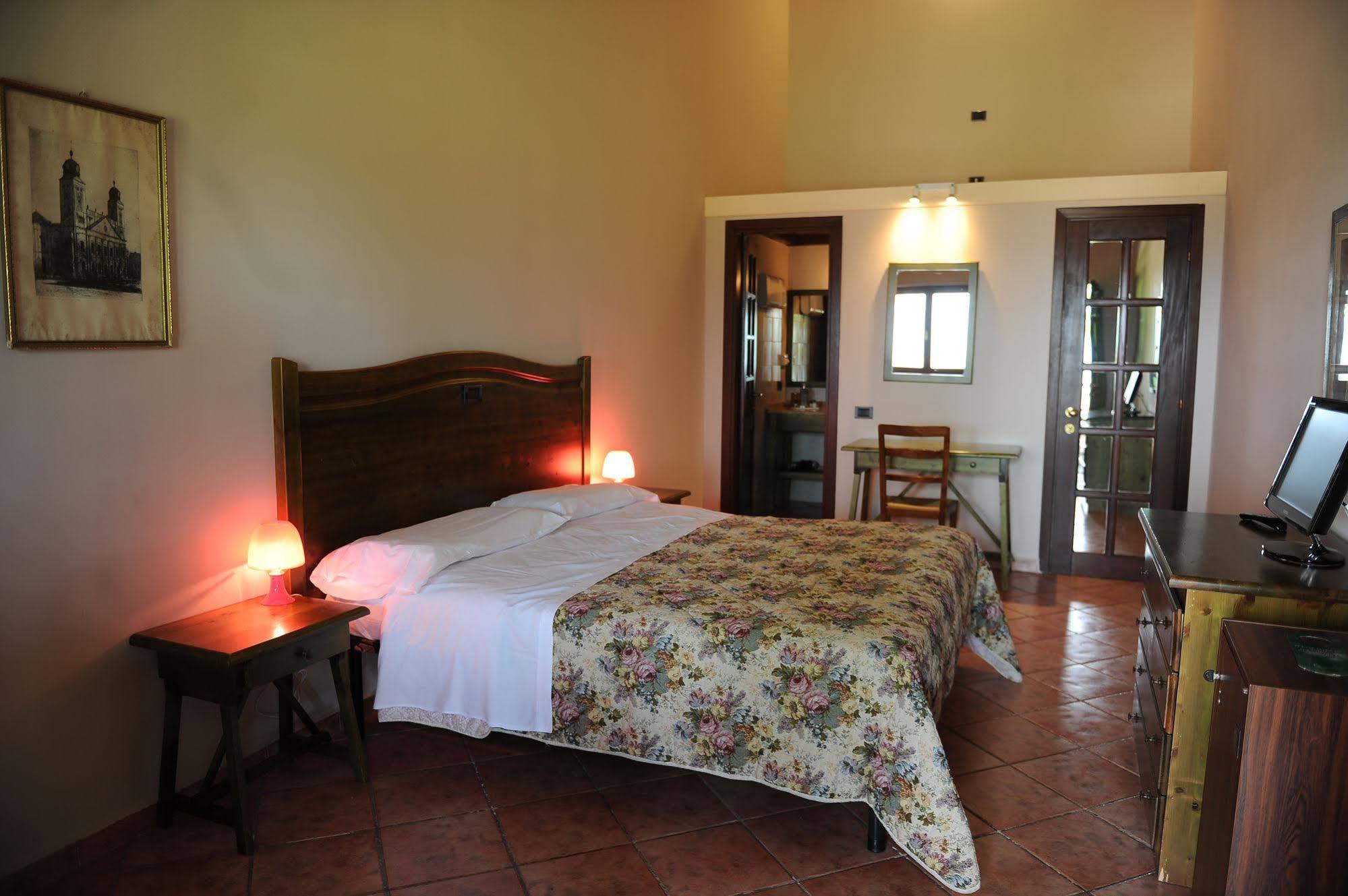 Il Poggio Dei Pettirossi Hotell Bevagna Exteriör bild